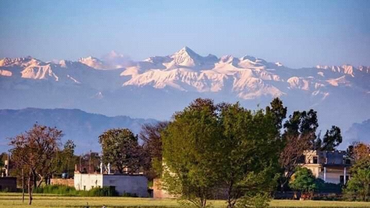 The Indian Himalayan Region of Janmu was visible from Sialkot Pakistan as a result of lower pollution levels. Picture: Twitter