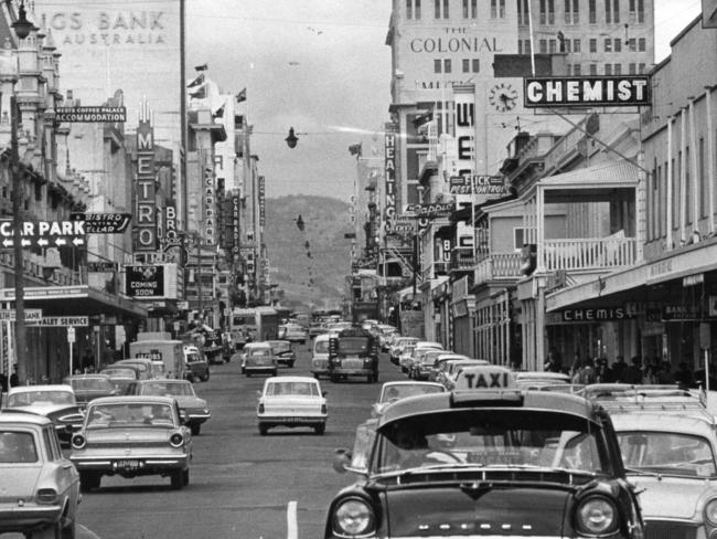 1964 in Hindley St, just east of Morphett.