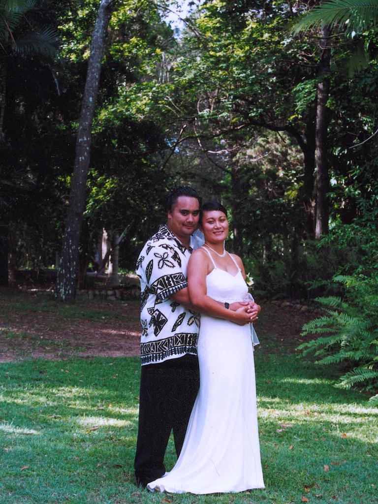 Maurice Lee and Sagogo Vervuurt were married in Hervey Bay on March 7, 2004.