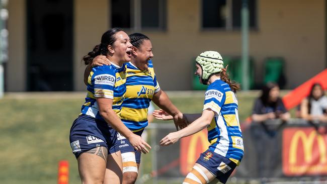 Easts girls celebrate after Loretta Lealiifano breaks free. Picture courtesy of Anthony Wingard/ QRU Media.