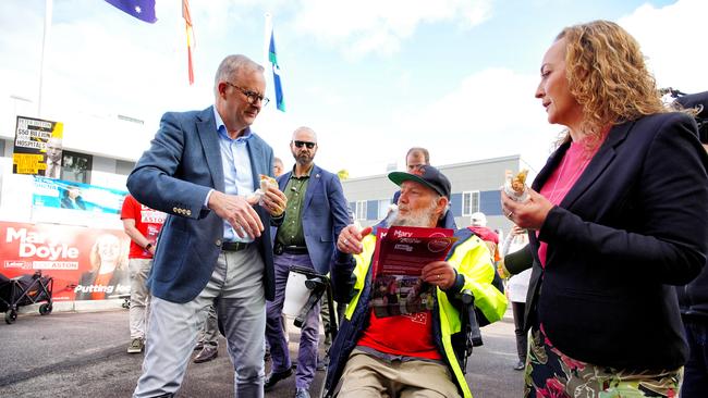 The Prime Minister visited a Bayswater Primary School polling booth. Picture: NCA NewsWire / Luis Ascui