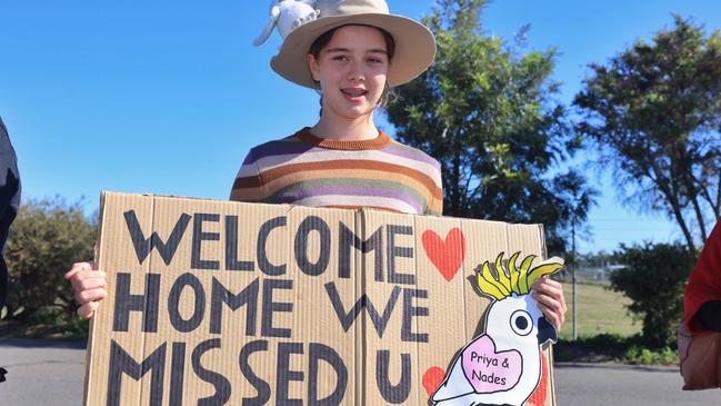 Biloela resident Isabelle Kelleher welcomes back the Murugappans. Picture: Jack Tran