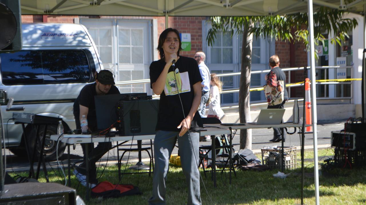 Anemoi and Nuwire perform at the Lismore Quad.