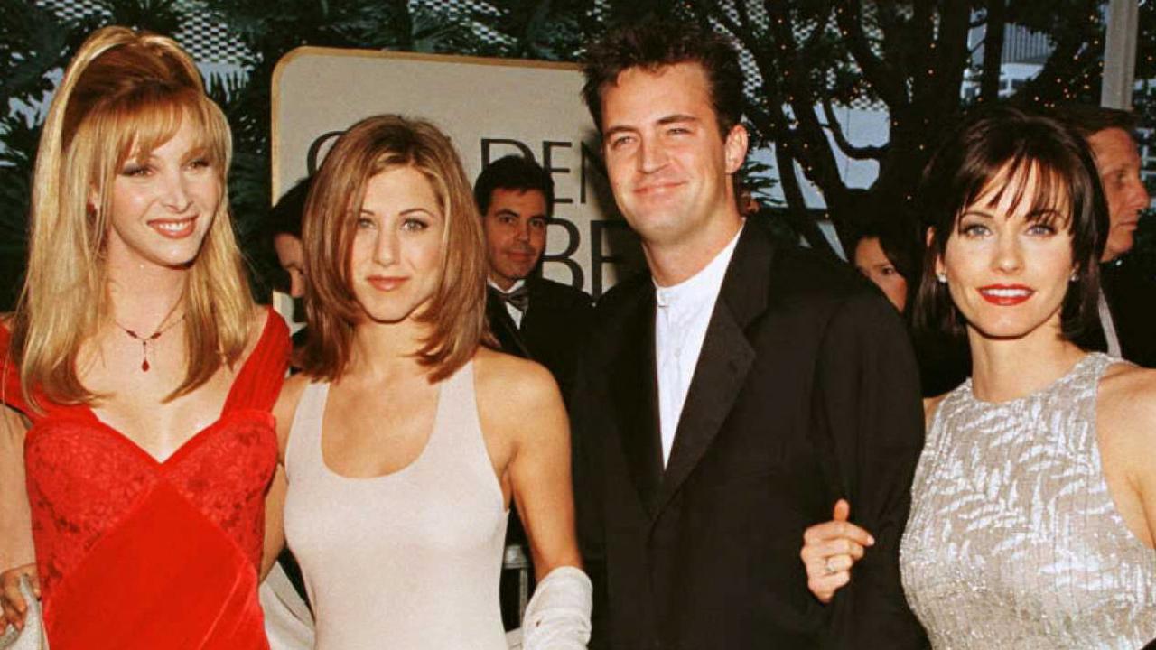 Lisa Kudrow, Jennifer Aniston, Matthew Perry and Courtney Cox at the 1996 Golden Globes. Picture: Mike Nelson/AFP