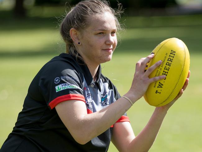 Evelyn Goldsmith is a member of the PAFC’s Women’s Aboriginal AFL Academy. She is currently in New Zealand for a trip. Evelyn is one of the best in her footy team, but also is a gun soccer player. She doesn’t want to give up either sport and so will juggle the two next year. More girls are having to make these choices with the advent of AFLW becoming a real pathway. MUST CREDIT: PHOTOS: Mark Piovesan