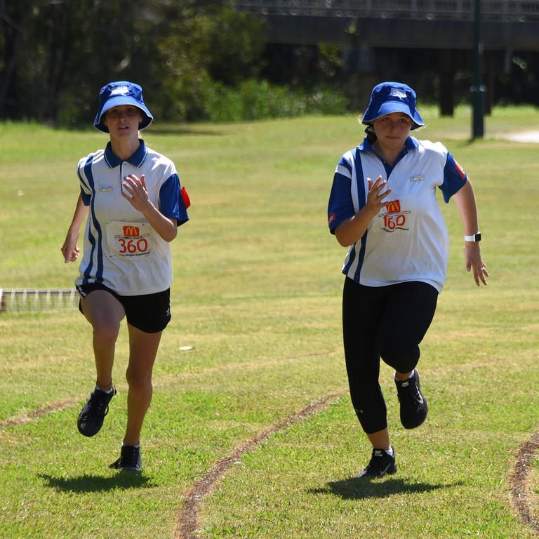 160 McKenzie Hinton, 360 April Davis Tim Ellis in action at the Mudgeeraba little athletics competition. (Photo/Steve Holland)