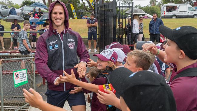 Manly fans are happy he stuck with them. (AAP Image/Rafal Kontrym).