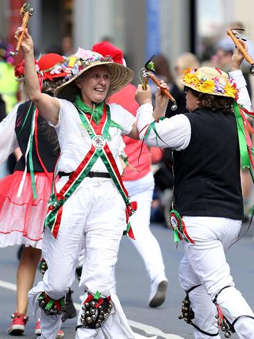 Jolley Hatters Morris dancers