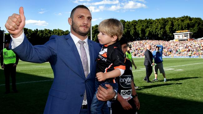 Robbie Farah acknowledges the fans during his Leichhardt Oval farewell.