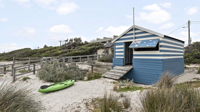 Boat Shed 1485 Harding Ave, Bonbeach, had two prospective buyers — but only one bid.