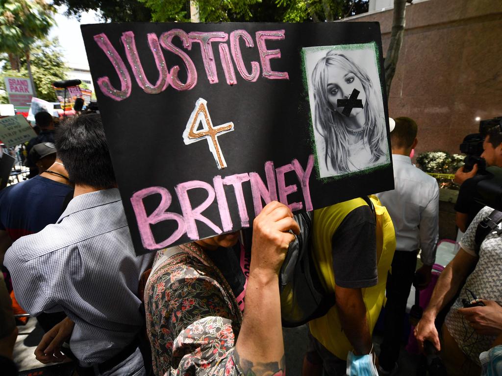 Fans gather outside the Los Angeles County Courthouse on July 14 during the Britney Spears guardianship case. Picture: AFP