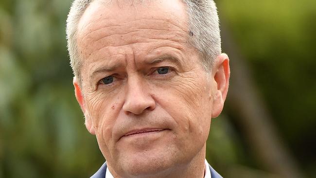 The leader of the federal opposition Bill Shorten visits the East Reservoir Health Centre in Melbourne, Thursday, March 15, 2018. A by-election for the Australian House of Representatives seat of Batman will be held on March 17.(AAP Image/Julian Smith) NO ARCHIVING