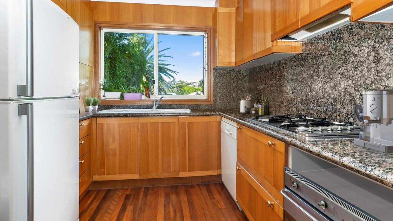 At least this homeowner didn’t spend a fortune on a kitchen reno.