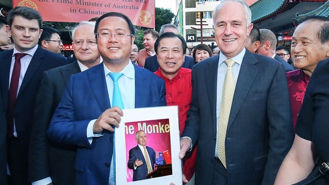 Huang Xiangmo (left) with Malcolm Turnbull at the 2016 Chinese New Year Lantern Festival. 