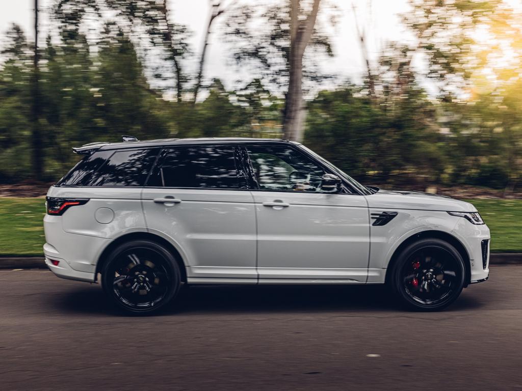 Range Rover Sport SVR Carbon Edition review: entertaining, but bonkers ...