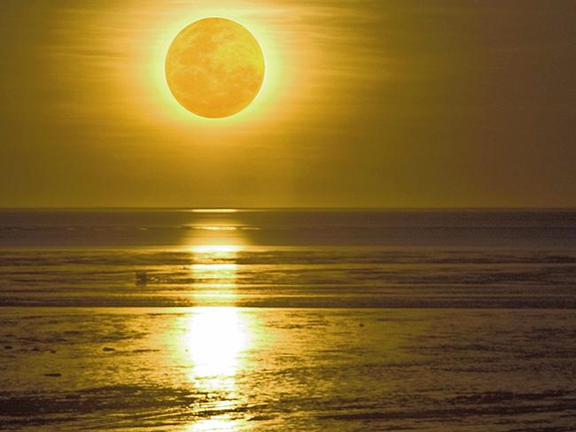 The staircase to the moon phenomenon across Roebuck Bay in Broome. Picture: Tourism WA.