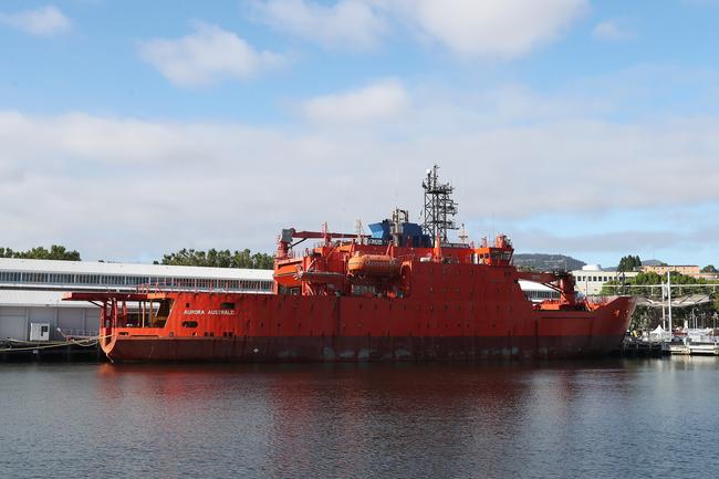 Final voyage out of Hobart for the Aurora Australis. Picture: NIKKI DAVIS-JONES