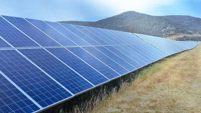 PROJECT COMING: Style of solar panels to be used on the solar farm in Moura. Picture: Mike Richards GLA130418SLAR