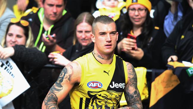 Dustin Martin trains in front of passionate Richmond supporters.