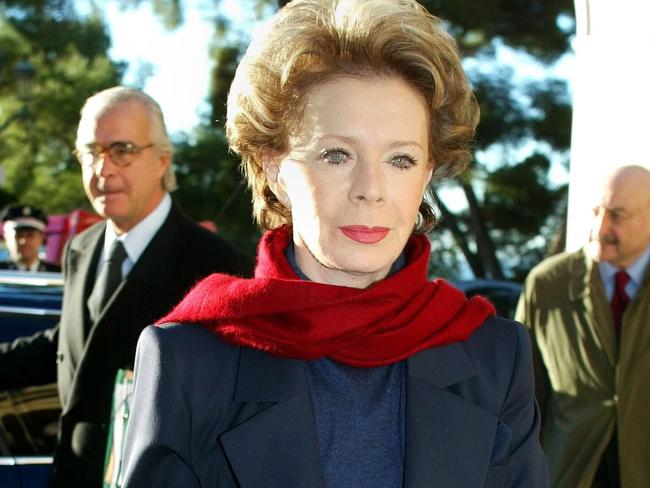 NOVEMBER 22, 2002: Widow of late billionaire Edmond Safra, Lily Safra, arrives with her lawers Georges Kiejman (R) and  Marc Bonnant at Monaco's courthouse, 22/11/02, for the trial of  American nurse Ted Maher, charged in the arson death of his employer Edmond Safra.Monaco / Crime / Murder