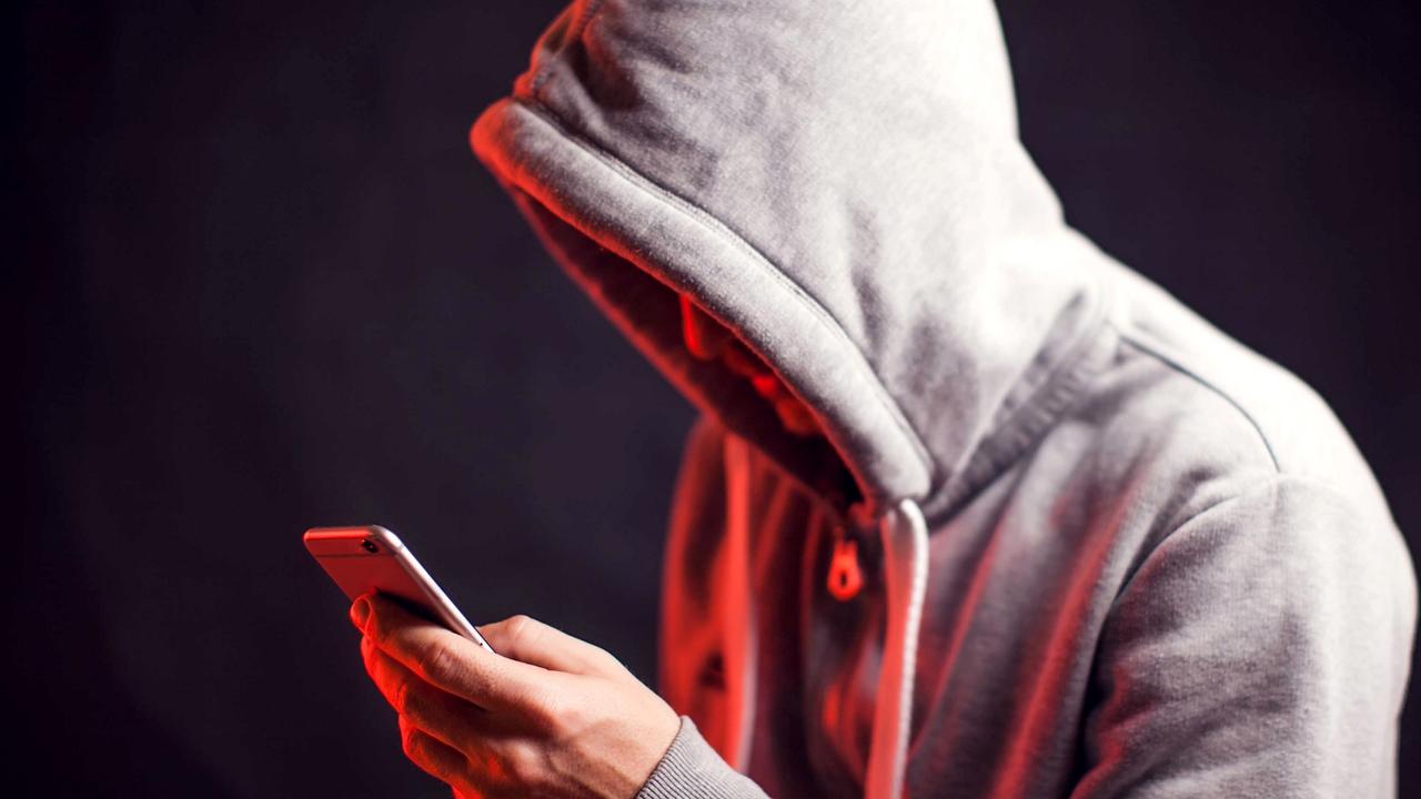 ‘Punch your head in’: Facebook scammer also abused mechanic