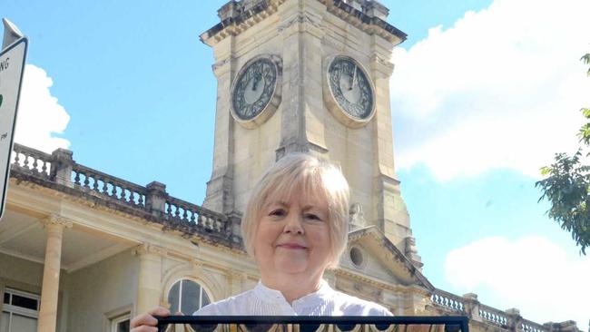 NO EXIT: Rockhampton artist Sue Smith is a finalist in the Lethbridge 20,000 art competition with her painting 'No Exit'. Picture: Jann Houley