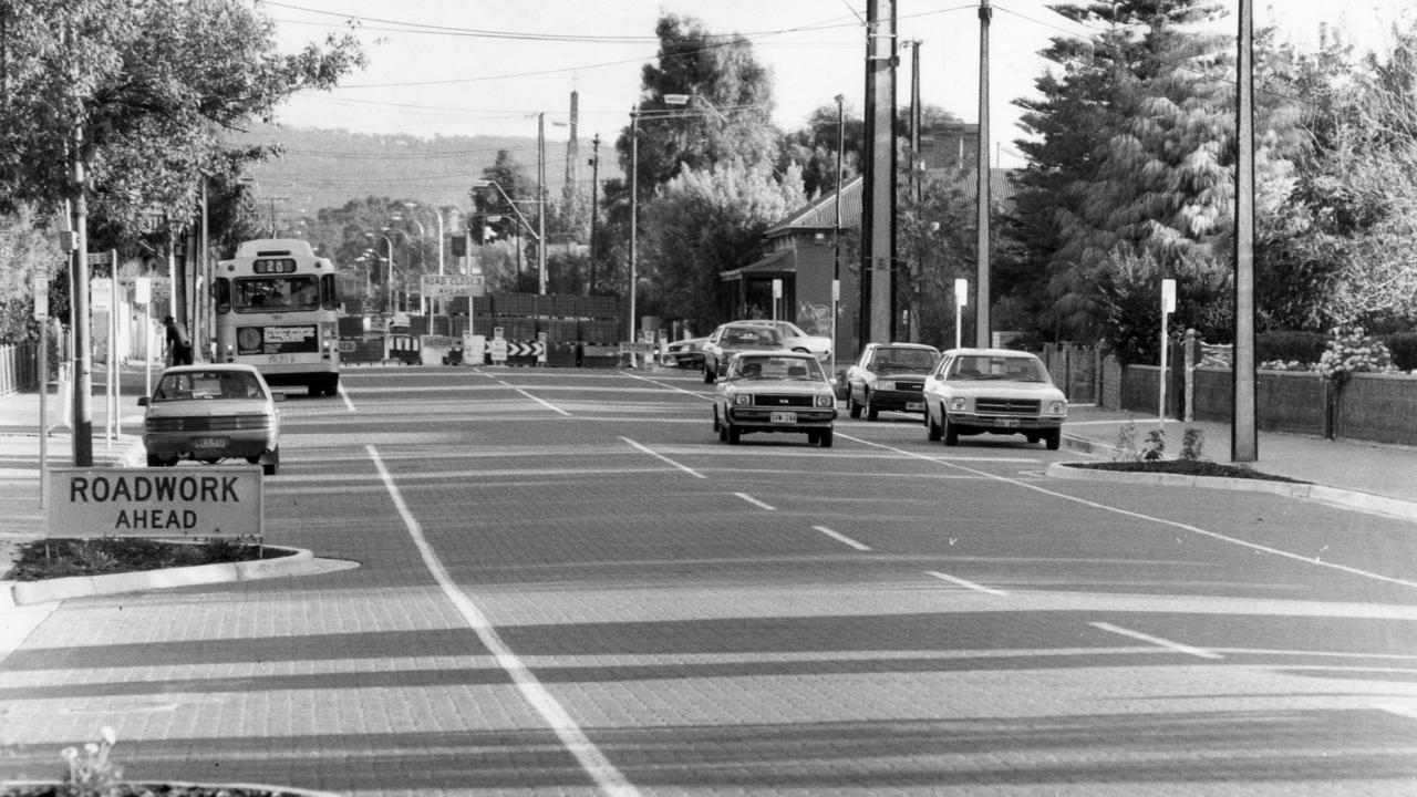 A section of King William Road resurfaced with the pavers, 1985.