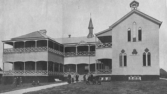  Historical photo of Star of the Sea Catholic Girls School in Southport. 