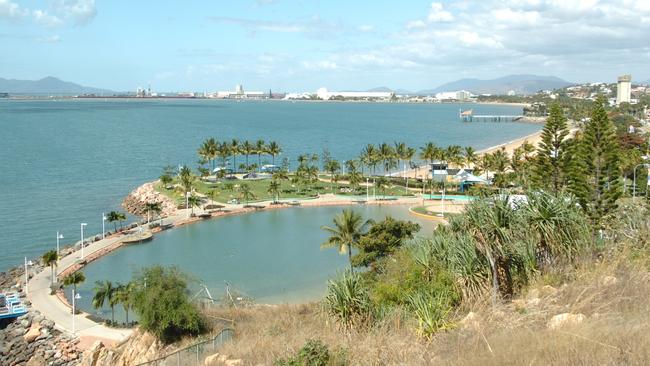 Generic picture of the Rockpool and the Strand taken from Kissing Point.