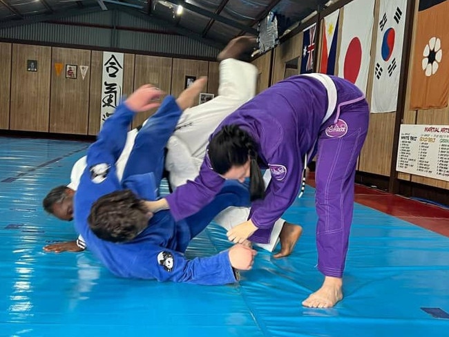 Alice Springs Judo Club founder Ezekiel DoDoo teaching students. Picture: Judo Australia