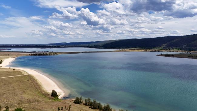 An empty and closed Penrith Beach. Picture: Jonathan Ng