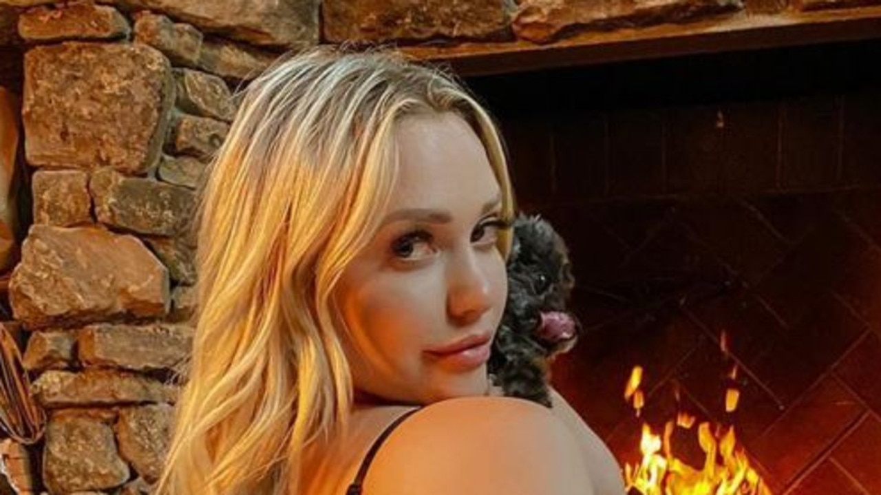 Mia Malkova Buys 3 9m Oregon Castle To Shoot Porn Videos News Com Au