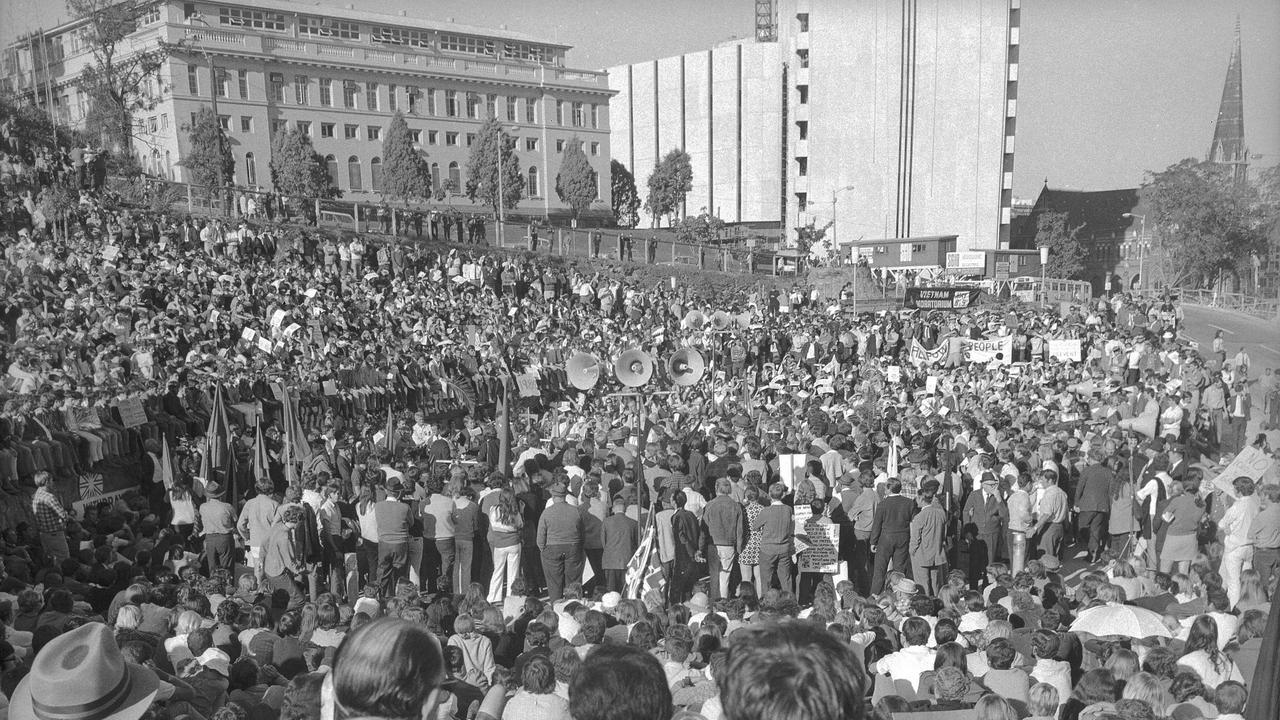 Vietnam Moratorium demonstration. An estimated 5000 marchers packed into the Roma St garden area to listen to speakers. Picture: Barry Pascoe