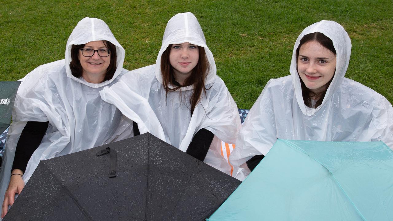 Gallery: Adelaide’s 2023 Carols By Candlelight Keep Singing In The Rain ...