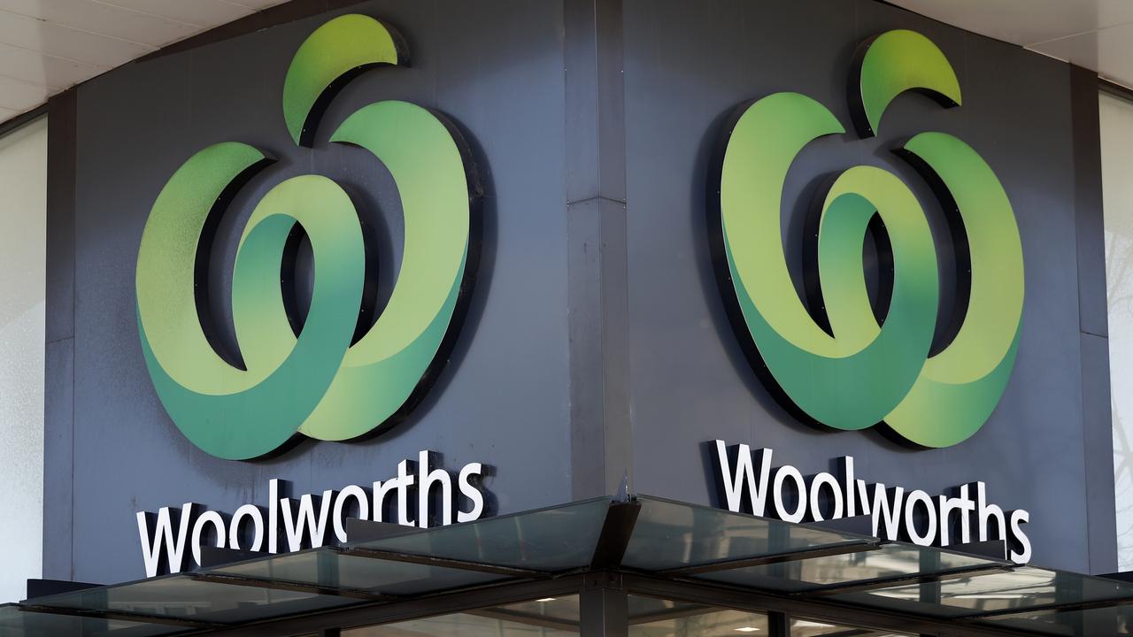 Retail giants Woolworths and Coles are moving to a full vaccination policy, as Aldi flags it is likely to follow suit. Picture: Nikki Short