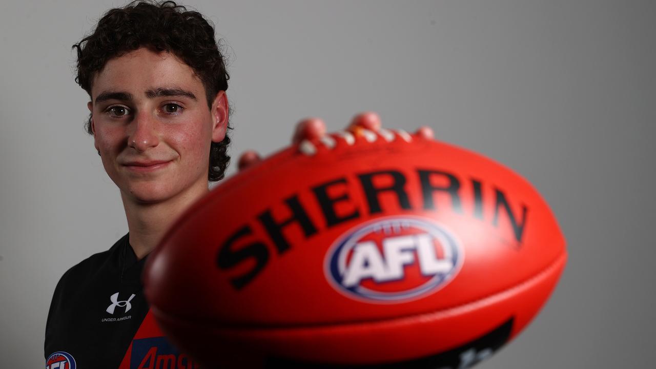 afl-news-2023-afl-edges-closer-to-microchip-technology-in-footballs-to