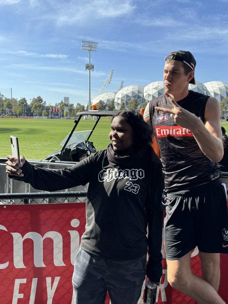 The Williams family hanging out with Mason Cox.