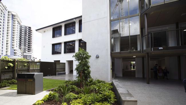 First day at Fortitude Valley State Secondary College. 585 St Paul's Terrace and Brookes St, Fortitude Valley, Brisbane, 28th of January 2020. (AAP Image/Attila Csaszar)