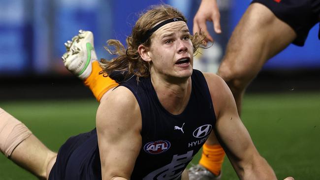 AFL Round 21. Carlton vs Gold Coast Suns at Marvel Stadium, Melbourne.  07/08.2021.   Tom De Koning of the Blues     .  Pic: Michael Klein