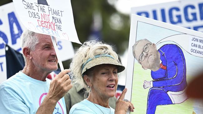 Attendees converged to protest Labor’s 82 per cent renewables target. Picture: NCA NewsWire / Martin Ollman