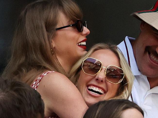 NEW YORK, NEW YORK - SEPTEMBER 08:  Singer-songwriter Taylor Swift, Travis Kelce of the Kansas City Chiefs and Brittany Mahomes attend the Men's Singles Final match between Taylor Fritz of the United States and Jannik Sinner of Italy on Day Fourteen of the 2024 US Open at USTA Billie Jean King National Tennis Center on September 08, 2024 in the Flushing neighborhood of the Queens borough of New York City. (Photo by Al Bello/Getty Images)