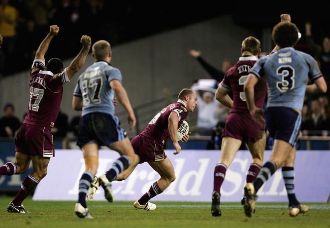 Darren Lockyer nabs a late intercept to kick off The Streak.