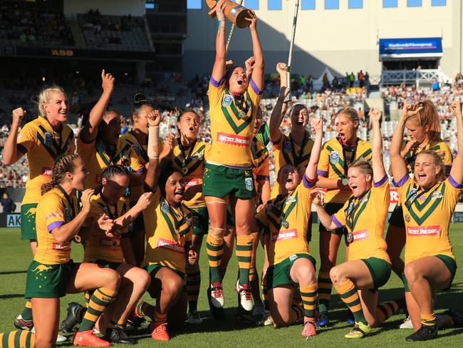 Jillaroos celebrate  beating the Kiwiferns  3-nil on day 2  of the Auckland Nines at Eden Park, New Zealand. pic Mark Evans