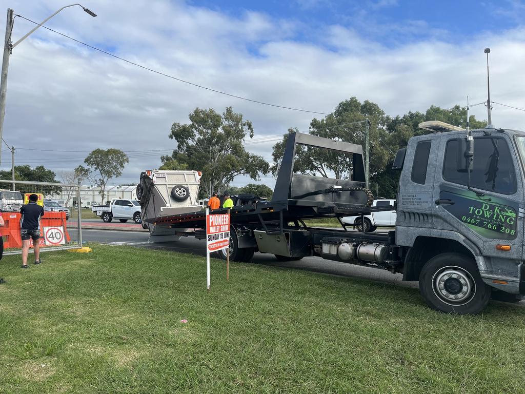 A tow truck has since removed the trailer. Picture: Luke Lay