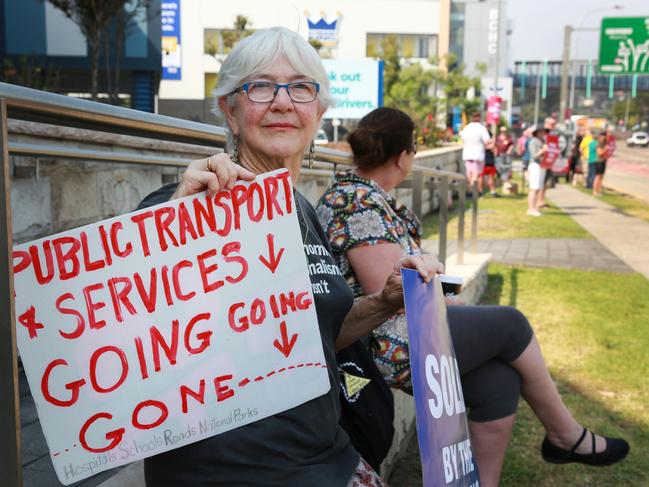 Keelah Lam of Fairlight at a protest against privatisation of local services, outside Brookvale bus depot in November 2019. AAP IMAGE / MARK SCOTT)