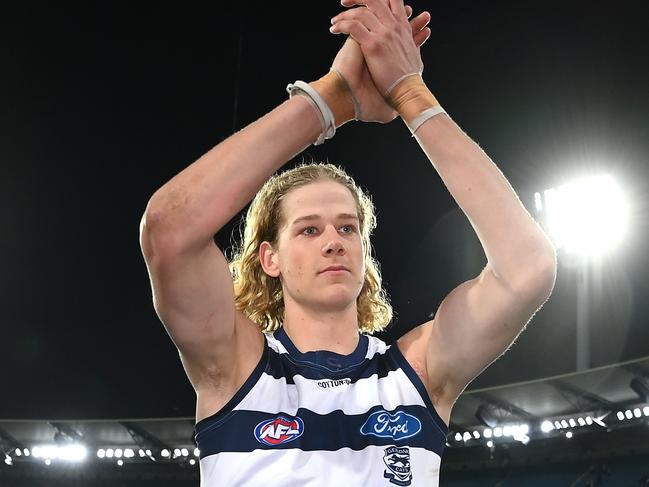 MELBOURNE, AUSTRALIA - SEPTEMBER 16: Sam De Koning of the Cats celebrates winning the AFL First Preliminary match between the Geelong Cats and the Brisbane Lions at Melbourne Cricket Ground on September 16, 2022 in Melbourne, Australia. (Photo by Quinn Rooney/Getty Images)