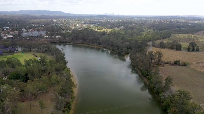 Drone footage of the Bellbowrie green bridge location