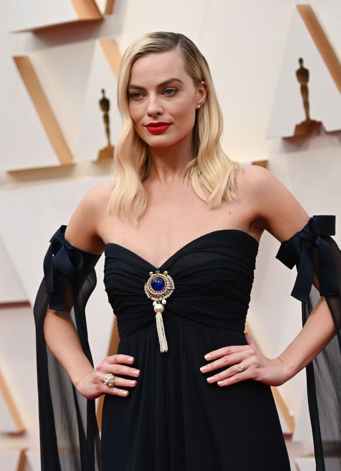 margot robbie oscar dress