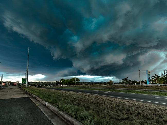 A supercell hits Yamanto in Ipswich. Picture: Mr "S" Photography