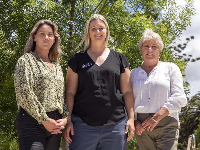 2/11/2021 Inquest into the death of Ursula Barwick. Pictured is UrsulaÃs sister Kate Barwick (L), with Detective Sergeant Amy Scott, one of two officers who investigated UrsulaÃs disappearance, and UrsulaÃs stepmother Elizabeth Barwick (R). Picture: Liam Mendes / The Australian